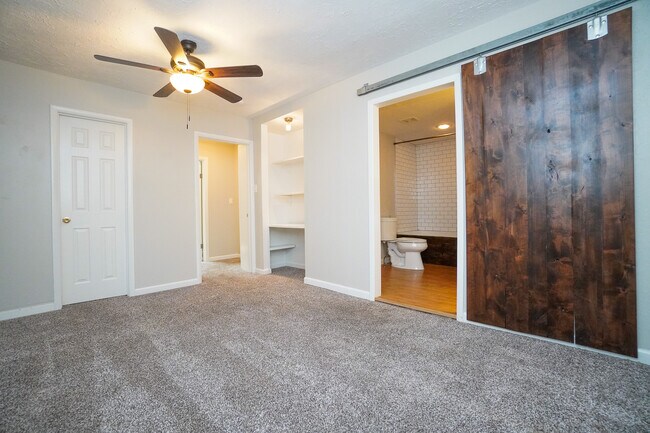 Building Photo - 5707 N Bogart Ln