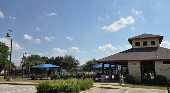 Building Photo - 712 Lost Pines Ln