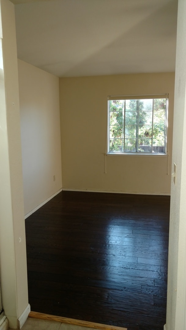 Building Photo - Beautiful House in a Great Neighborhood!
