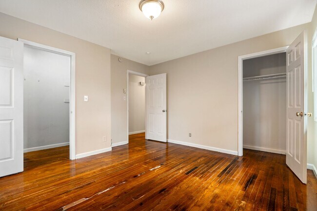 Building Photo - Available Now: Single Family Home Downtown Durham
