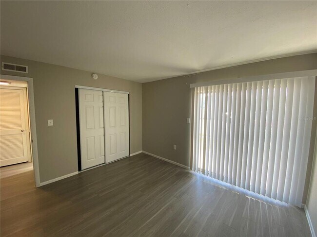 Building Photo - 955 Knox McRae Dr