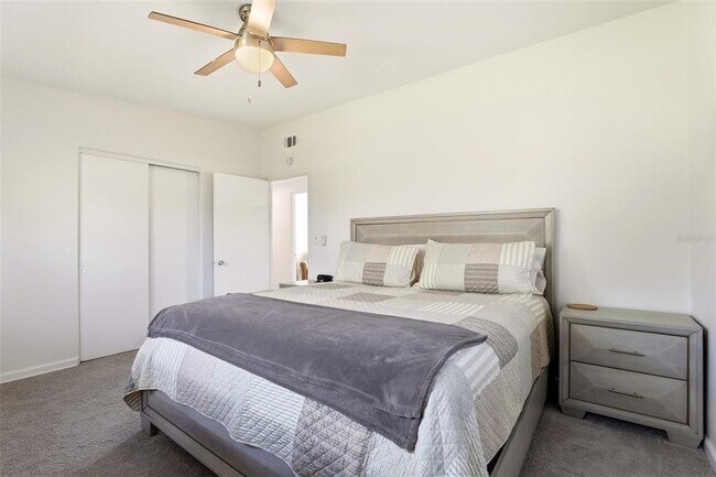 Building Photo - 2705 Gulfstream Rd