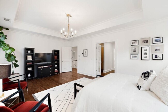 Building Photo - 1737 Barnesdale Way NE