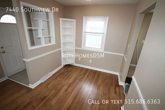 Building Photo - 7440 Southview Dr