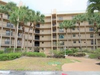 Building Photo - 4640 Lucerne Lakes Blvd N