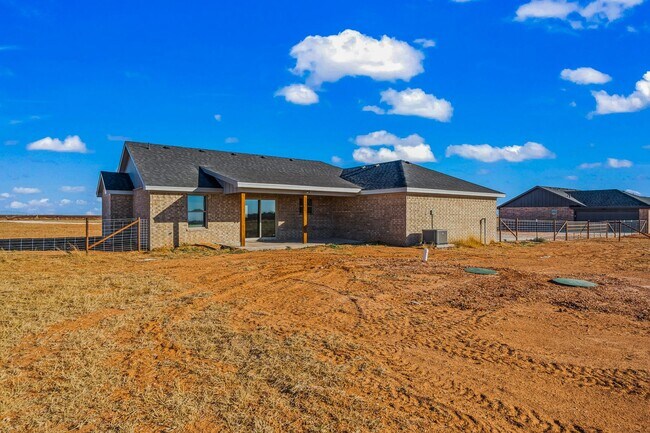 Building Photo - Country Living In Roosevelt ISD!