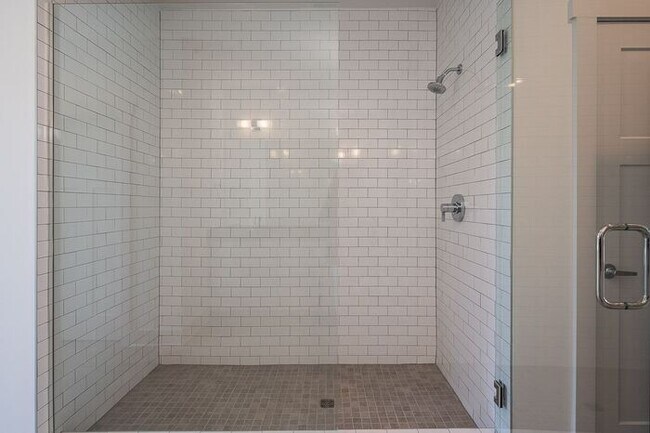 Building Photo - East Nashville Condo at Cleveland Park