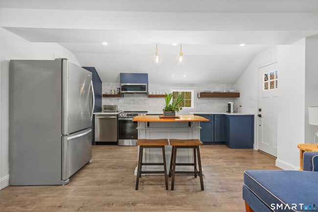 Building Photo - 167 North Ave