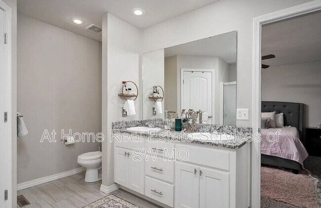 Building Photo - 4517 W Brownstone Trace
