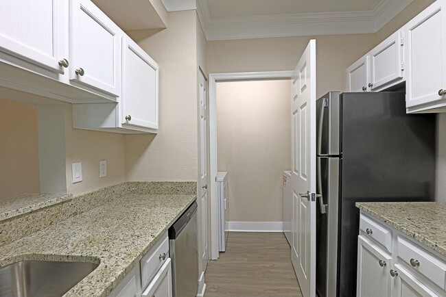 Building Photo - 11511 Villa Grand