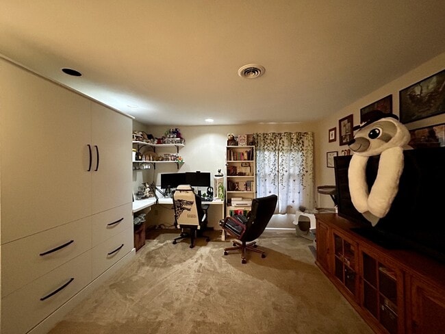 Building Photo - 3565 Dandelion Cres