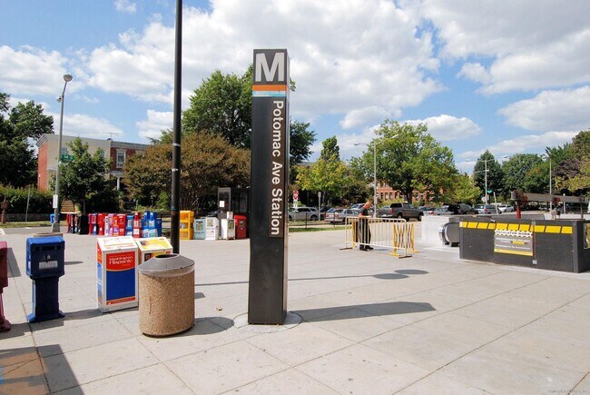 Building Photo - 1712 West Virginia Ave NE