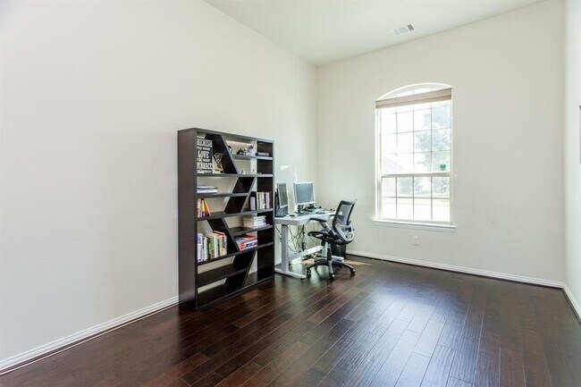 Building Photo - 7919 Summer Night Ln