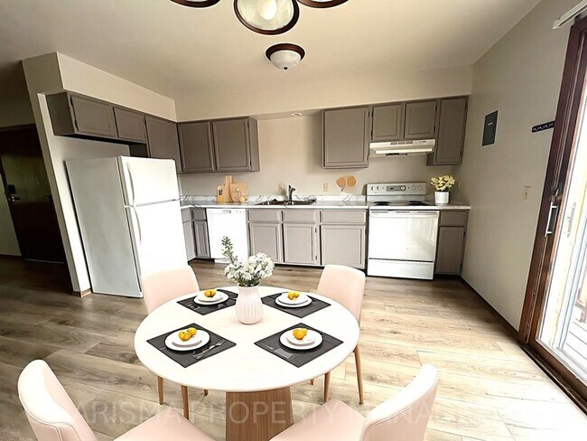 Building Photo - 2 BD - WHEN LOCATION, COMMUNITY AND PRICE ...