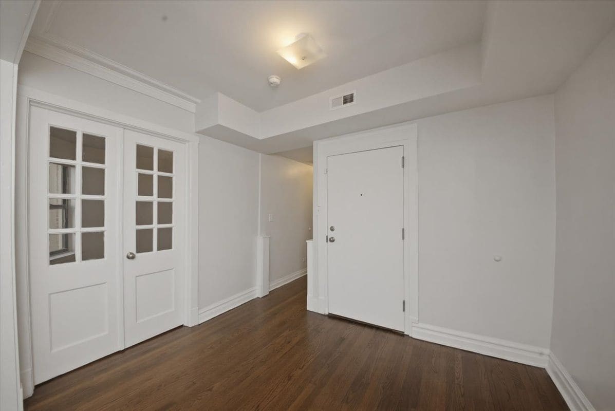 Building Photo - 6541 S Woodlawn Ave