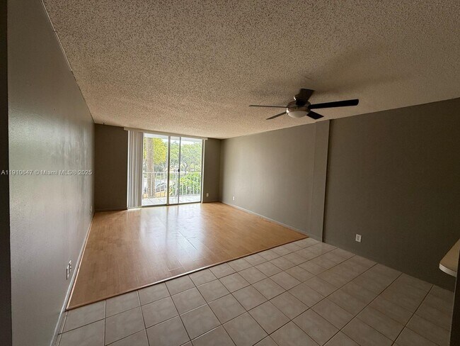 Primary Photo - 500 Executive Center Dr