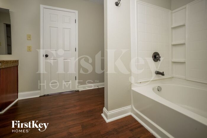 Building Photo - 9486 Lantern Ln