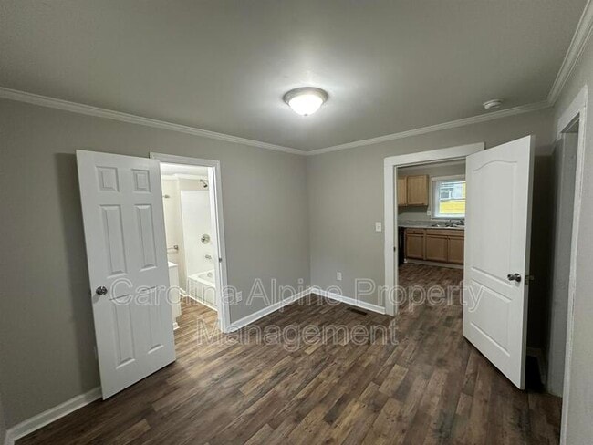 Building Photo - 416 Airline Ext