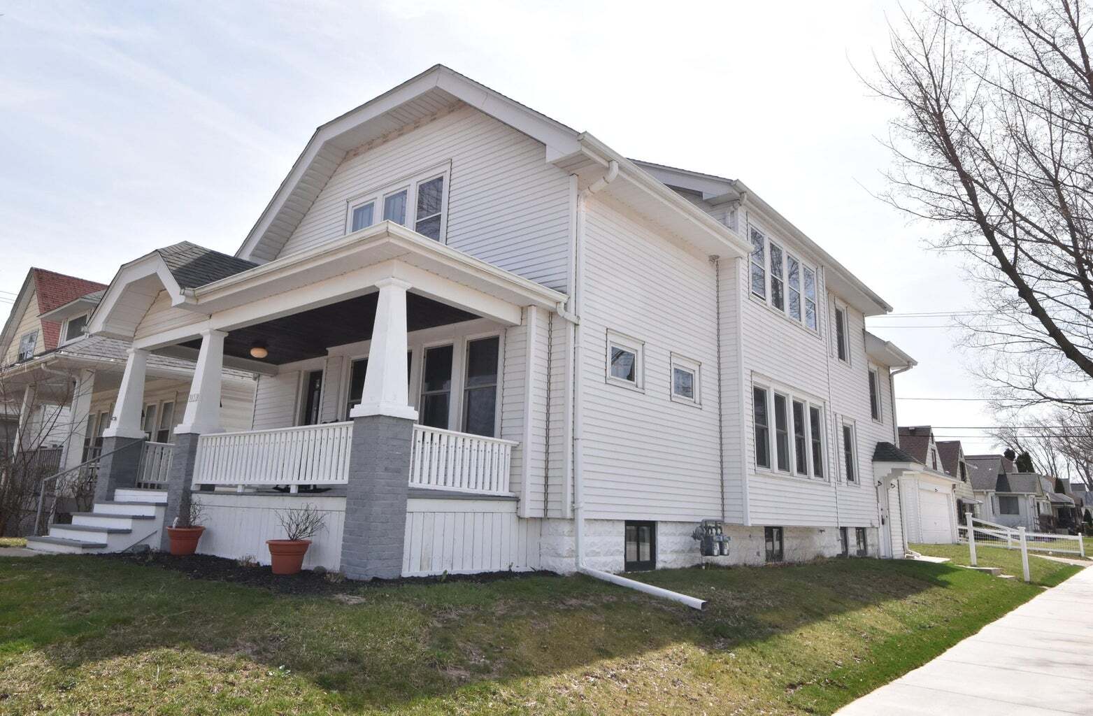 Frontside - 5831 W Rogers St