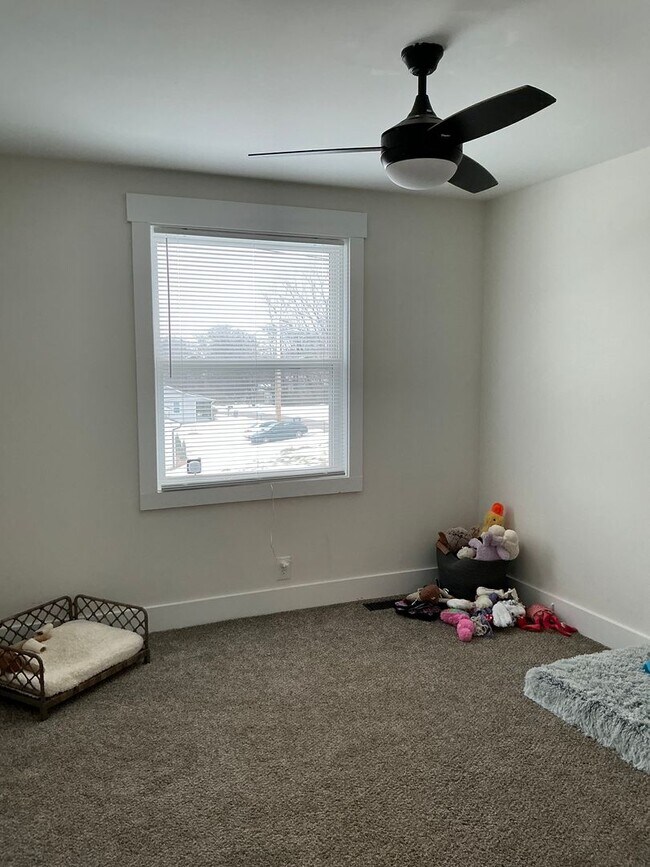 Building Photo - 915 Shearor St