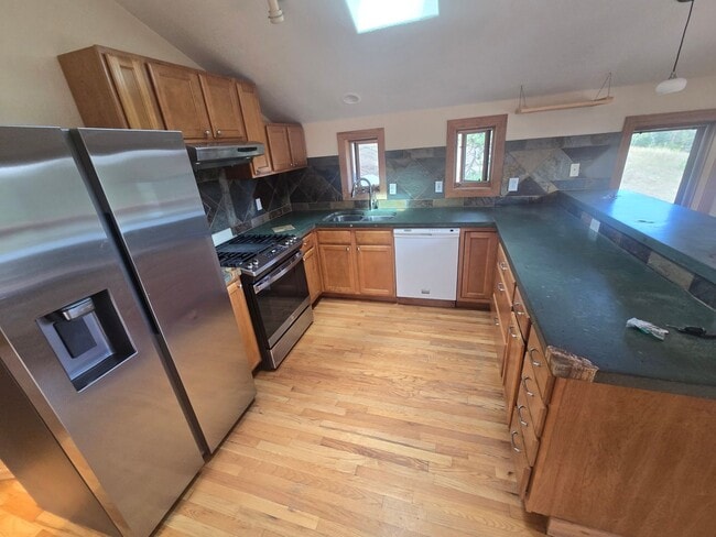 Building Photo - 229 Crestwood Ct