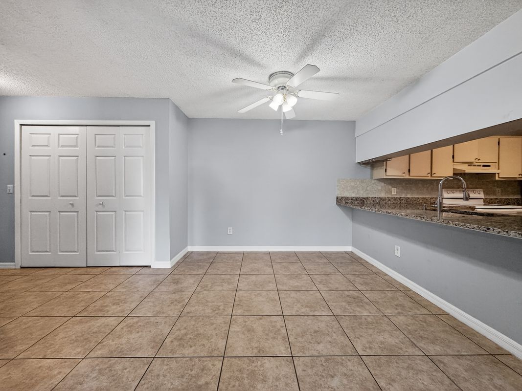 Building Photo - 602 Kenwick Cir