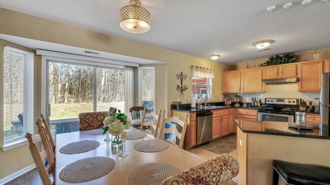 Building Photo - 5496 Stoney Pl S