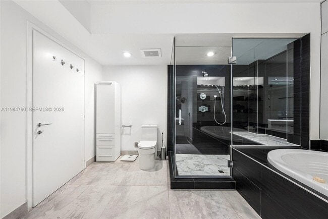 Building Photo - 450 Alton Rd