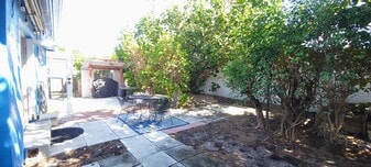 Building Photo - 400 Sunset Dr