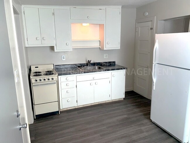Building Photo - ONE BEDROOM LOCATED IN DOWNTOWN SIOUX FALLS.