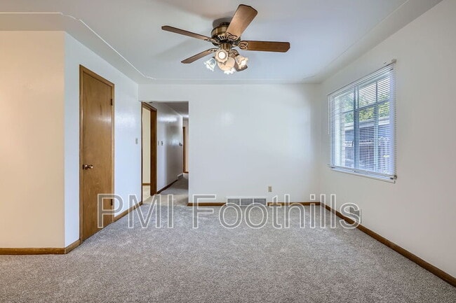Building Photo - 275 Garnet St