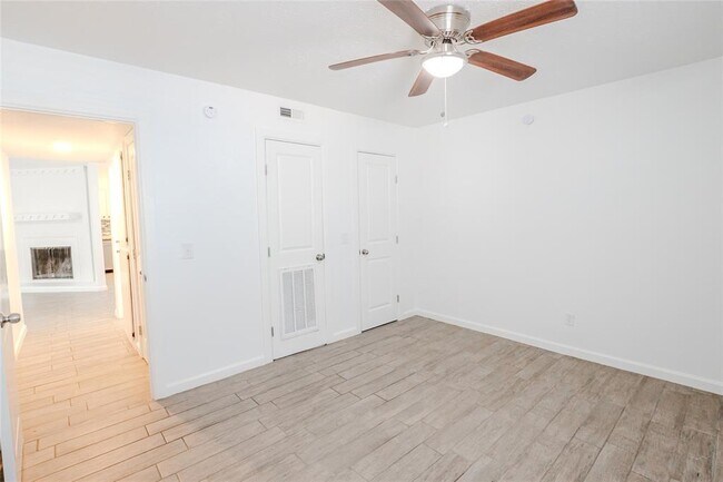Building Photo - 6038 Northwest Expy
