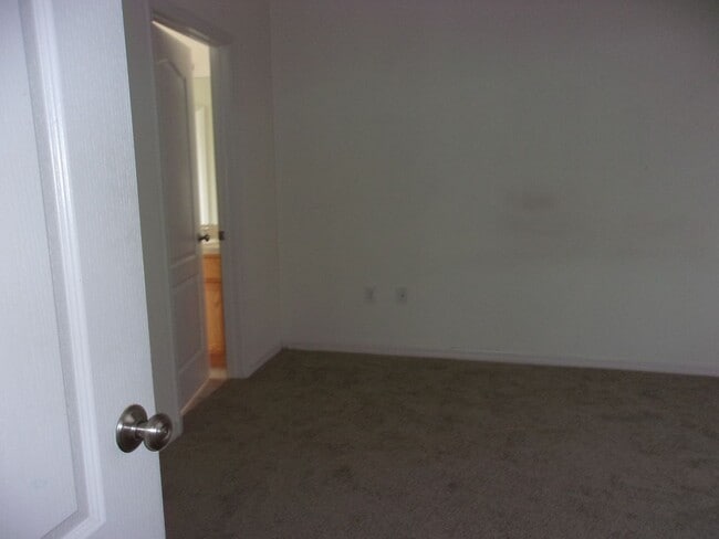 Building Photo - SPRING RIDGE COMMUNITY