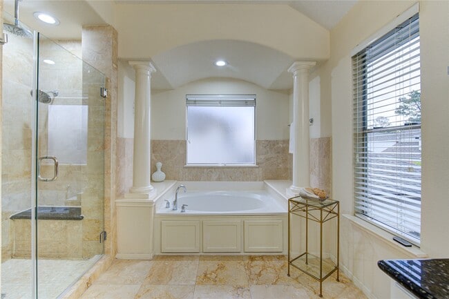 Building Photo - 2327 Centerbrook Ln