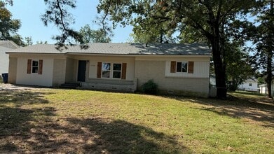 Building Photo - 1704 Houston St