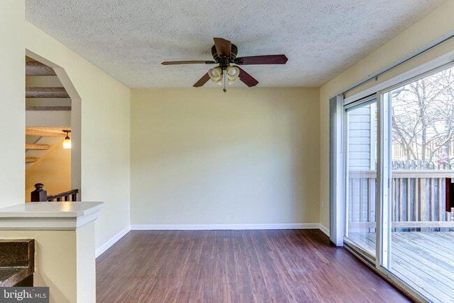 Building Photo - 6388 New Haven Ct