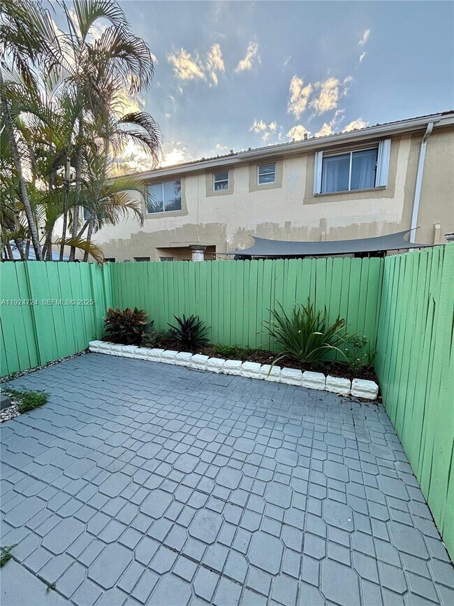 Building Photo - 6965 NW 173rd Dr