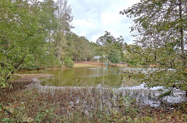 Building Photo - 150 Drennan Dr