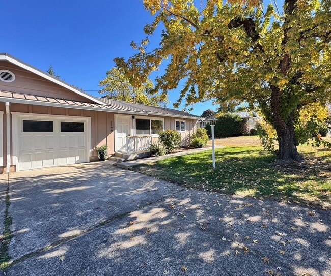 Primary Photo - Charming 2-Bedroom Home with Spacious Backyard – Move-In Ready!