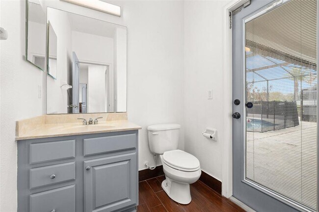 Building Photo - 9484 Walnut Crest Dr