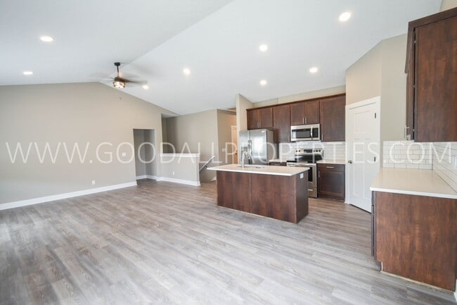 Building Photo - 4-Bedroom Ranch in Clive with Finished Basement & 3-Car Garage!