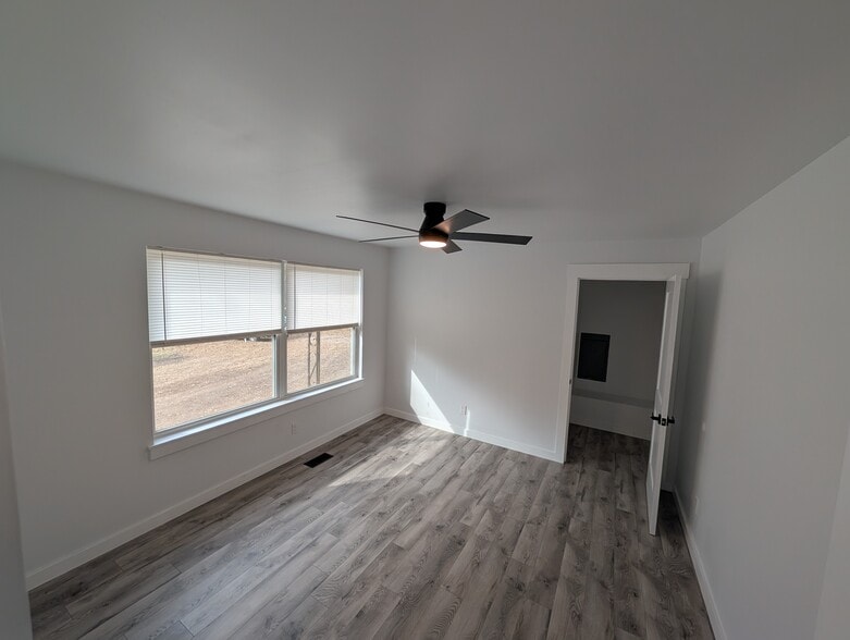 Building Photo - 333 Corinth Rd