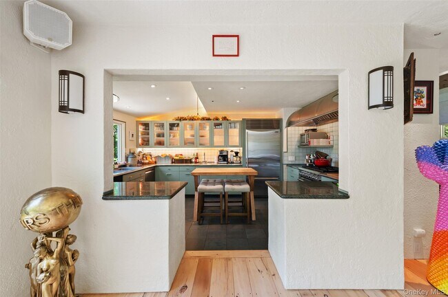 Building Photo - 258 Hardscrabble Rd