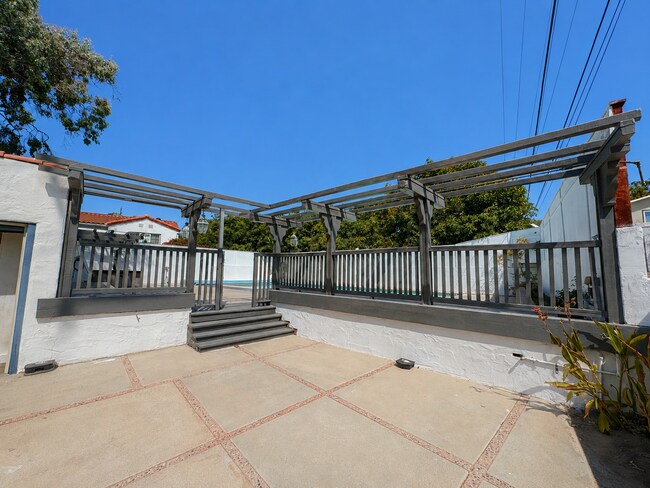 Building Photo - 352 Glen Ellen Dr
