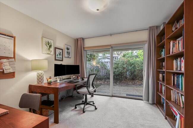 Building Photo - Mid-Century Home in Killearn Estates