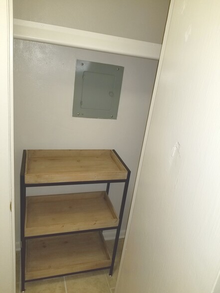Storage - 2840 Colonial Ave SW