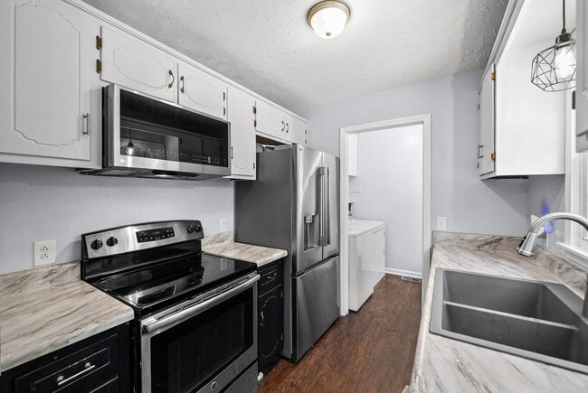 Building Photo - 750 Carmack Ct