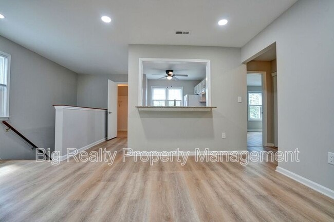 Building Photo - 1732 Rosewood Ct