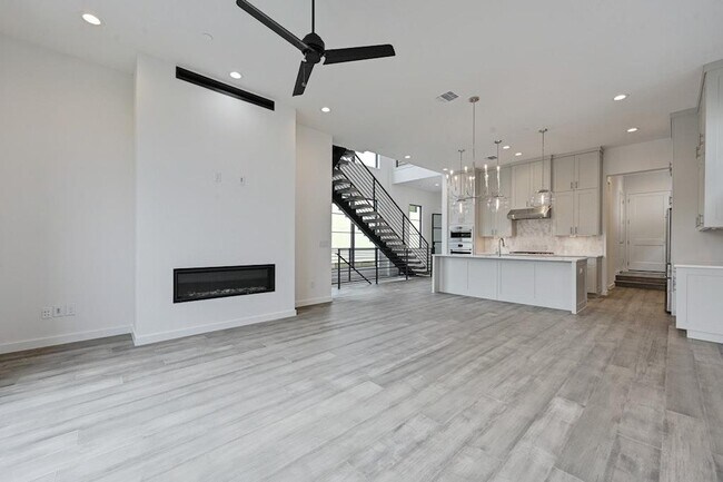 Building Photo - 6805 Adeline Wy