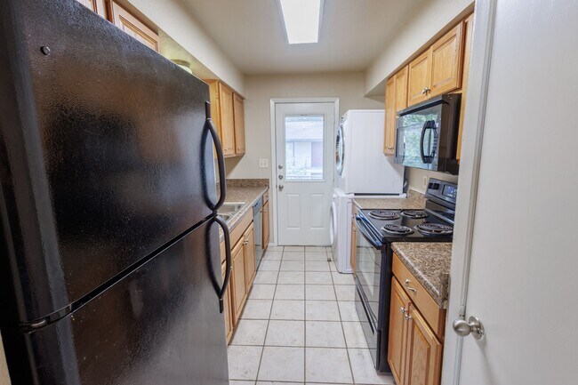 Building Photo - 229 Craddock Ave